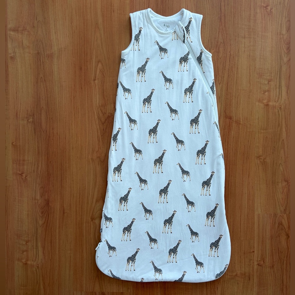 Kyte BABY 1.0 M Sleep Sack | Giraffe Print - Picture 2 of 10